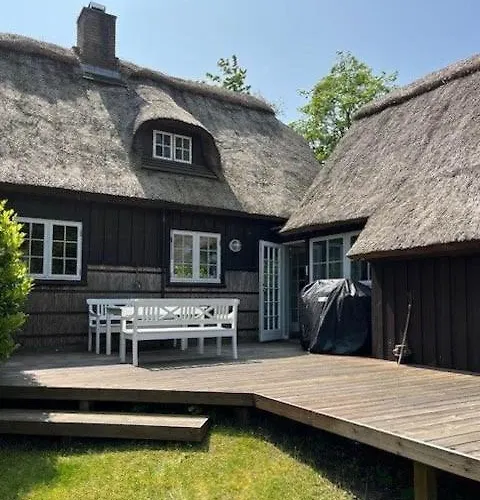 Historic From 1919 In Marielyst Hébergement de vacances Bøtø By